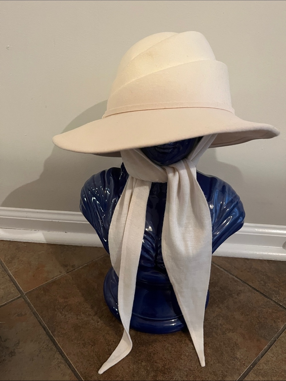 Vintage 100% Workers Union Cream Wide-Brim Scarf Hat